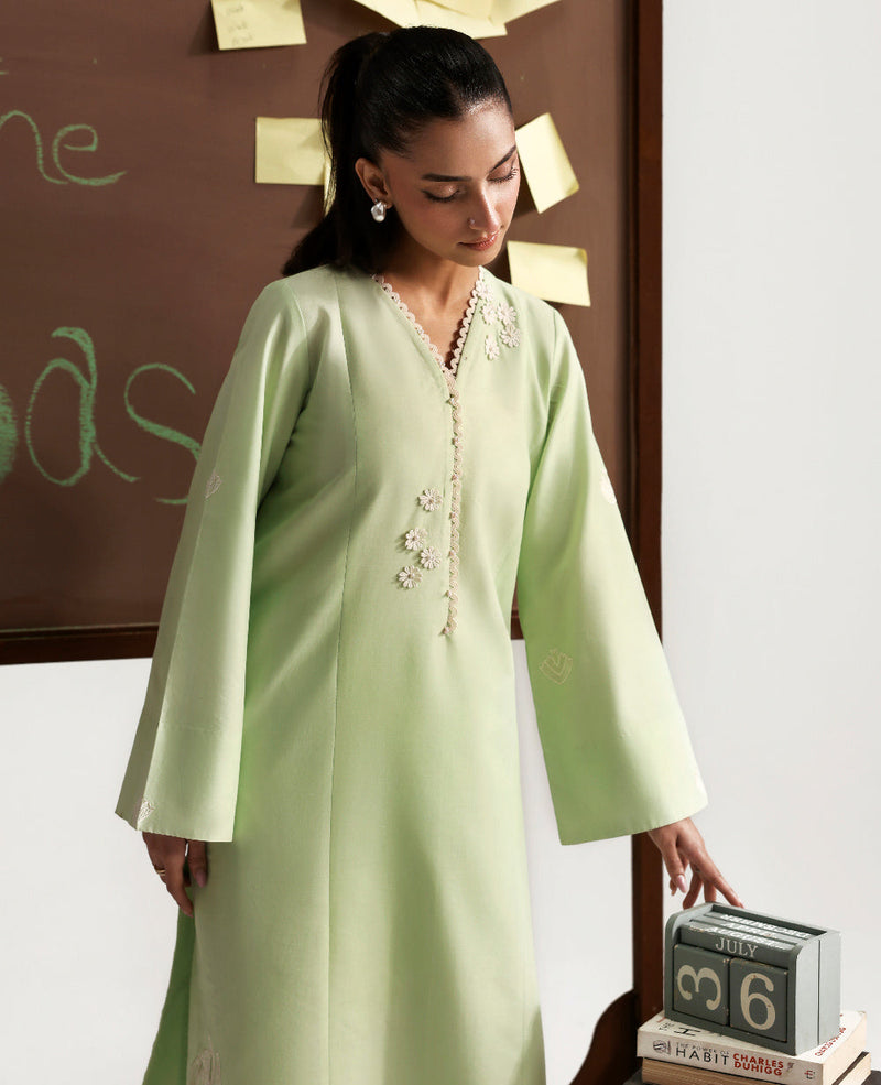 Republic Womenswear | Essentials Pre Fall | Amelle