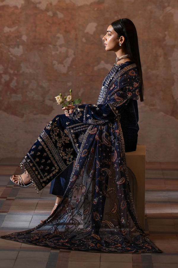 Emaan Adeel | Saanjh Velvet Collection 24 | Roshni by Emaan Adeel - Designer Dress - Type: Ladies Clothes - Available at Libayah - 100% Original