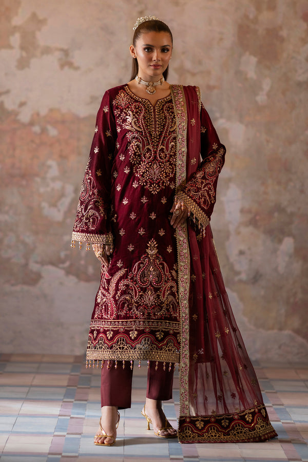 Emaan Adeel | Saanjh Velvet Collection 24 |  Tara by Emaan Adeel - Designer Dress - Type: Ladies Clothes - Available at Libayah - 100% Original