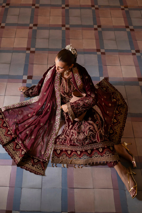 Emaan Adeel | Saanjh Velvet Collection 24 |  Tara by Emaan Adeel - Designer Dress - Type: Ladies Clothes - Available at Libayah - 100% Original