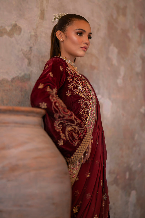 Emaan Adeel | Saanjh Velvet Collection 24 |  Tara by Emaan Adeel - Designer Dress - Type: Ladies Clothes - Available at Libayah - 100% Original