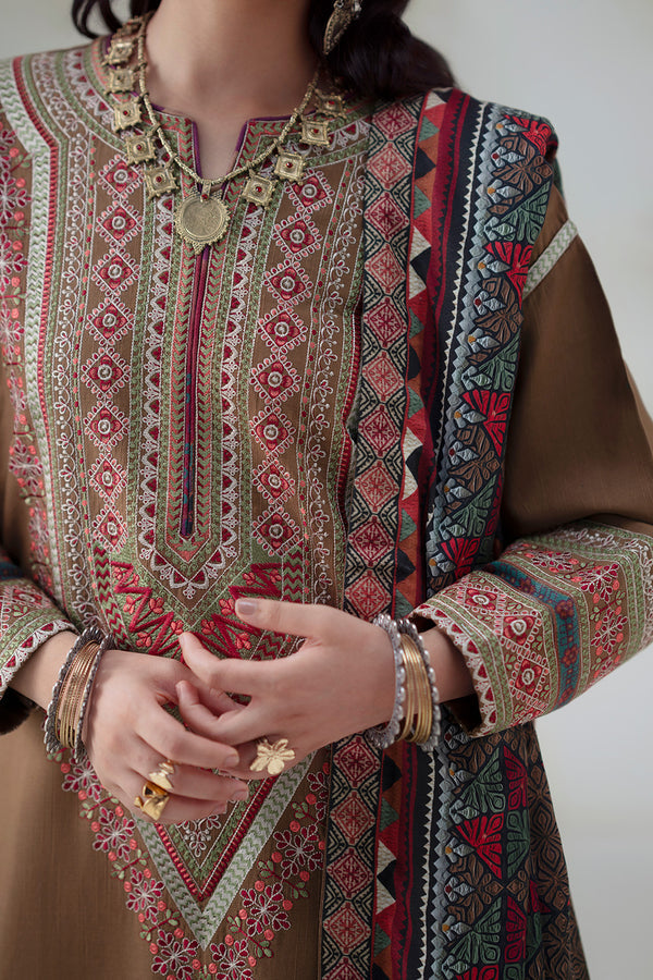 Maryum N Maria | Noore Winters 25 | 3 Piece Embroidered Khaddar GHUNCHA - FSU5674