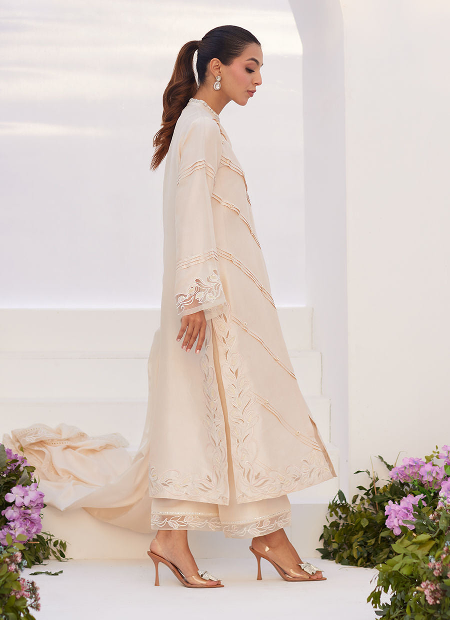 Farah Talib Aziz | Zaza Luxe Pret 24 | TISELE IVORY PLEATED RAW SILK SHIRT AND DUPATTA by Farah Talib Aziz - Designer Dress - Type: Ladies Clothes - Available at Libayah - 100% Original