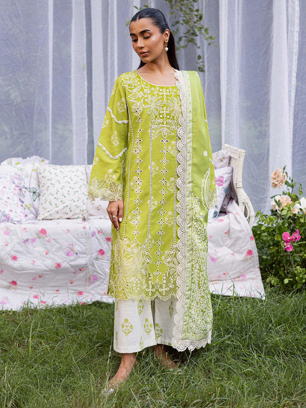 GR-03 – authentic Pakistani dress from the Mahnur Gardenia Khaddar 25 collection for women in the UK