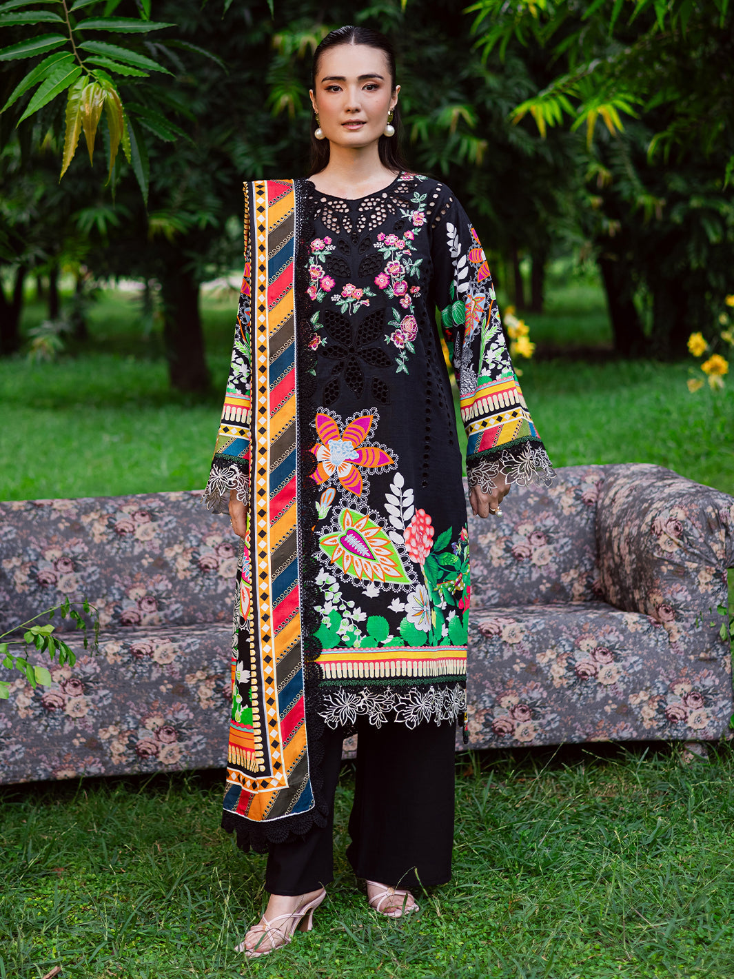 GR-06 – authentic Pakistani dress from the Afrozeh Gardenia Khaddar 25 collection for women in the UK