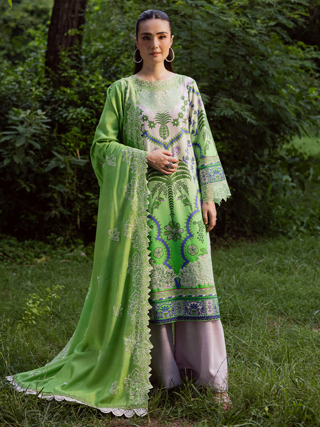 GR-07 – authentic Pakistani dress from the Mahnur Gardenia Khaddar 25 collection for women in the UK