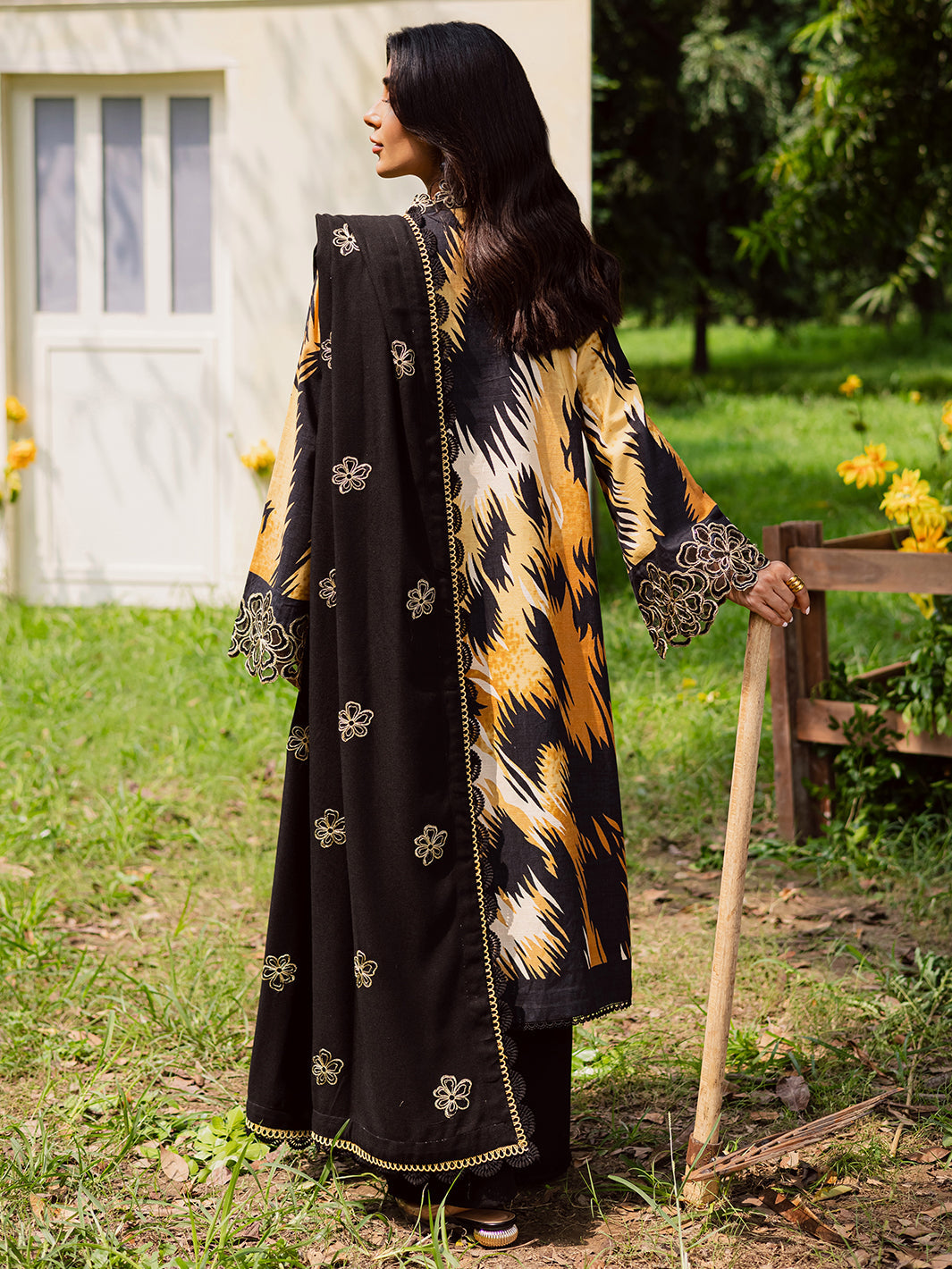 Mahnur | Gardenia Khaddar 25 | GR-09