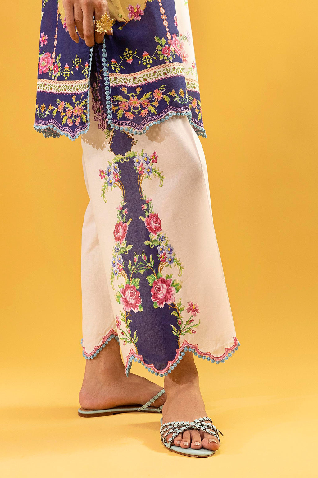 Sana Safinaz | Mahay Summer 26 |S-07 by Sana Safinaz - Designer Dress  - Type : Ladies Clothes - Available at Libayah - 100% Original 