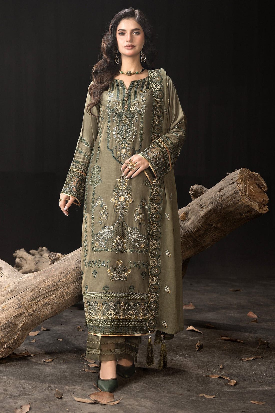 Imrozia Premium | Gulzar e Dil | I.P-105 Dilfareb by Imrozia Premium - Designer Dress - Type: Ladies Clothes - Available at Libayah - 100% Original