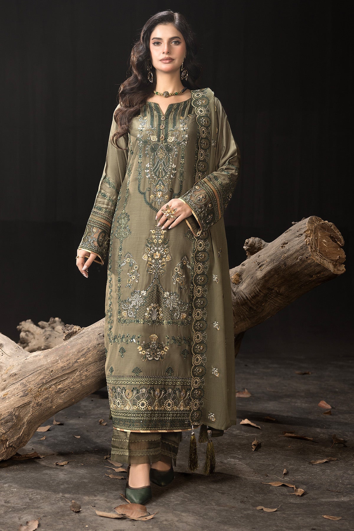 Imrozia Premium | Gulzar e Dil | I.P-105 Dilfareb by Imrozia Premium - Designer Dress - Type: Ladies Clothes - Available at Libayah - 100% Original