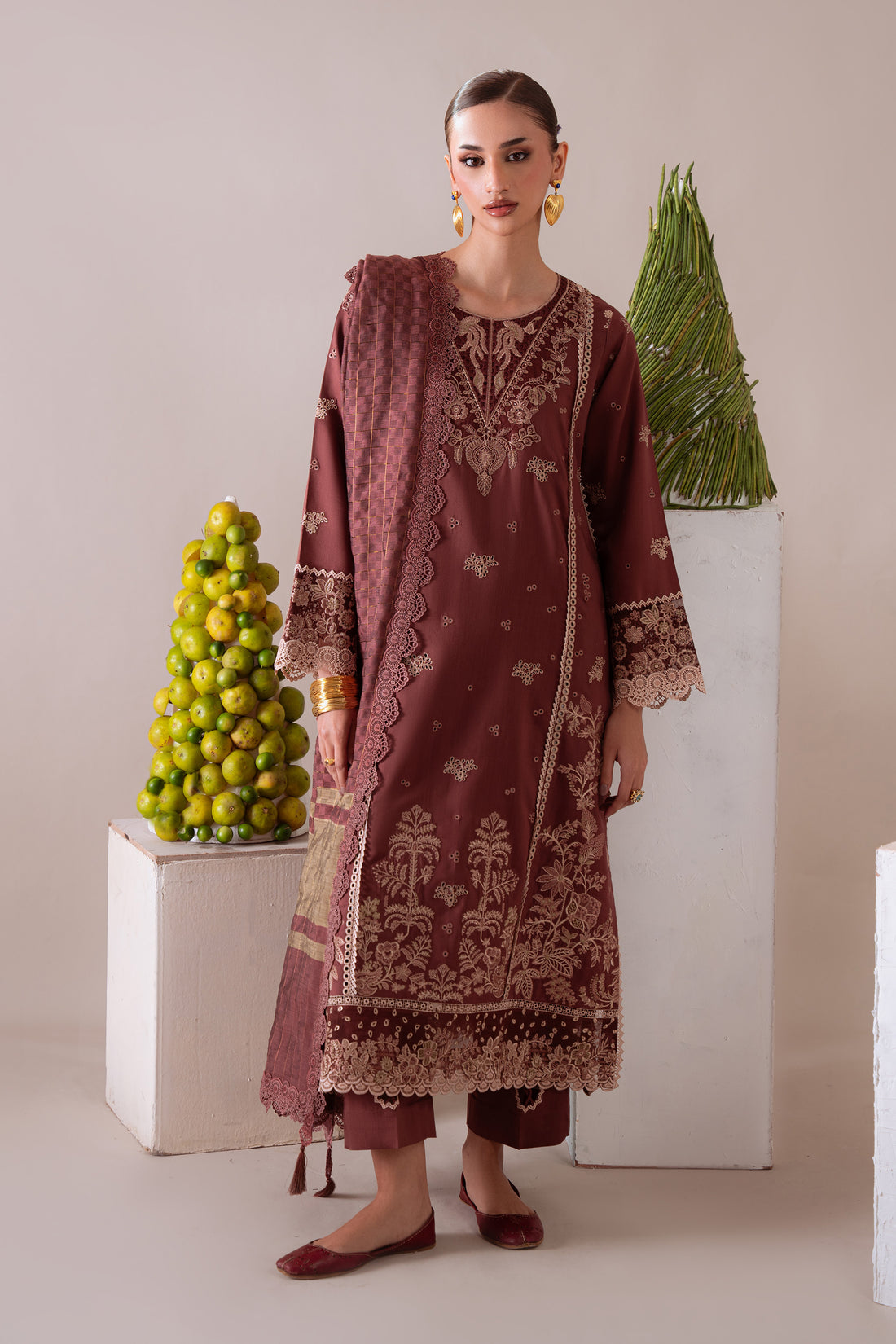 INARA (AV-04) – authentic Pakistani dress from the Aabyaan Miraal Signature Embroidered Viscose 25 collection for women in the UK