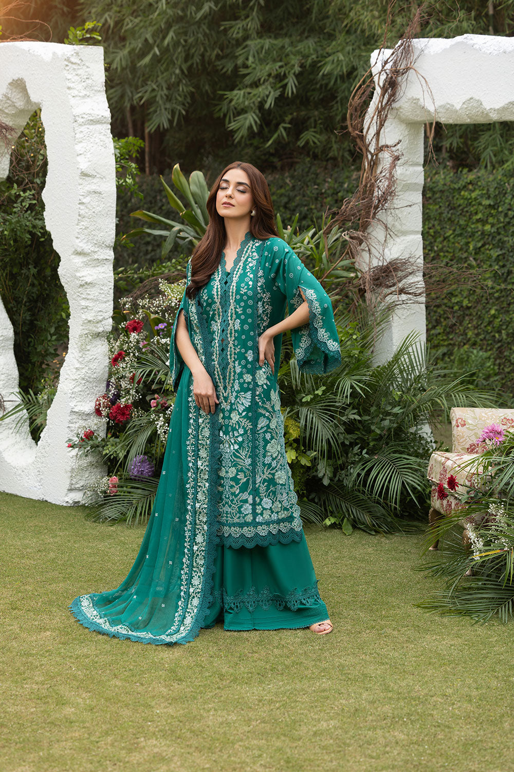 Sobia Nazir | Luxury Lawn 25 | 8B by Sobia Nazir - Designer Dress - Type: Ladies Clothes - Available at Libayah - 100% Original