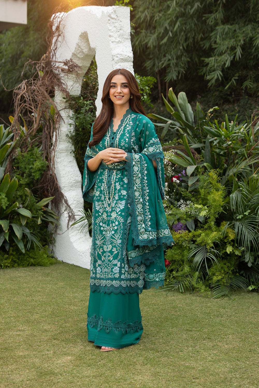Sobia Nazir | Luxury Lawn 25 | 8B by Sobia Nazir - Designer Dress - Type: Ladies Clothes - Available at Libayah - 100% Original