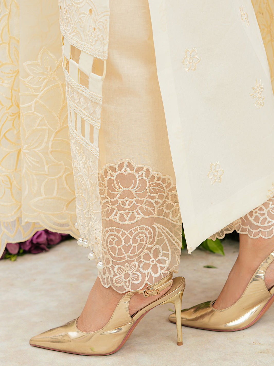 Mahnur | Allenura Luxury Lawn 24 | LUMINARY by Mahnur - Designer Dress - Type: Ladies Clothes - Available at Libayah - 100% Original