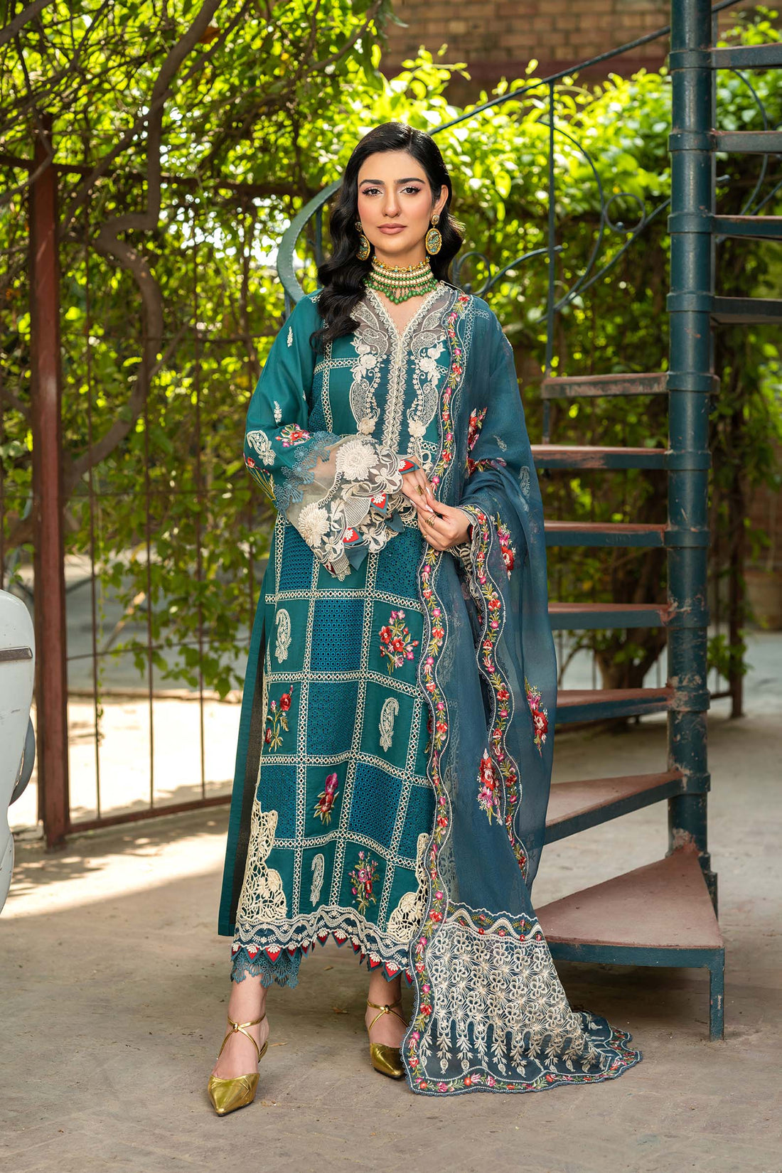 Maryam Hussain | Luxury Lawn 25 | Neelum by Maryam Hussain - Designer Dress - Type: Ladies Clothes - Available at Libayah - 100% Original