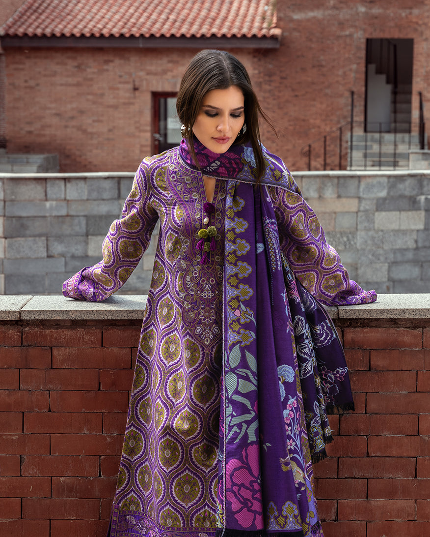Luce Toscana – authentic Pakistani dress from the Mushq Winter Broadway 25 collection for women in the UK.