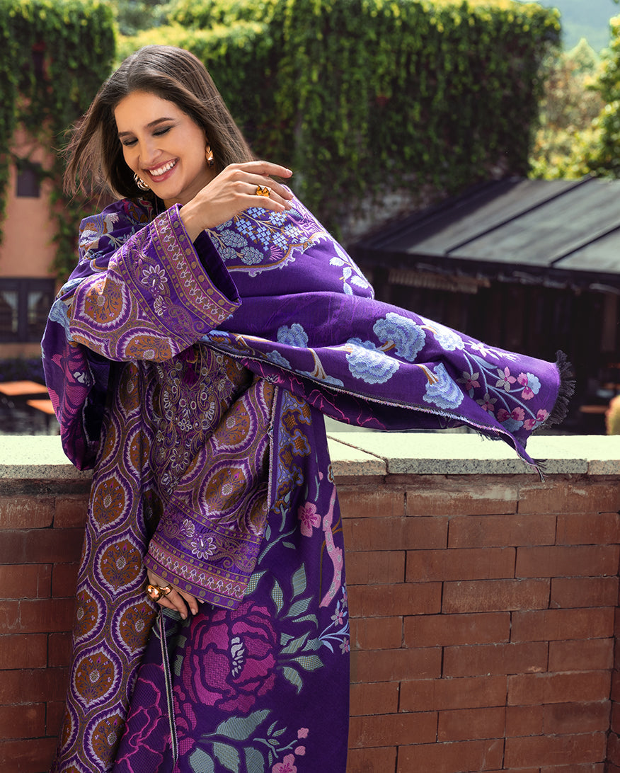 Luce Toscana – authentic Pakistani dress from the Mushq Winter Broadway 25 collection for women in the UK.