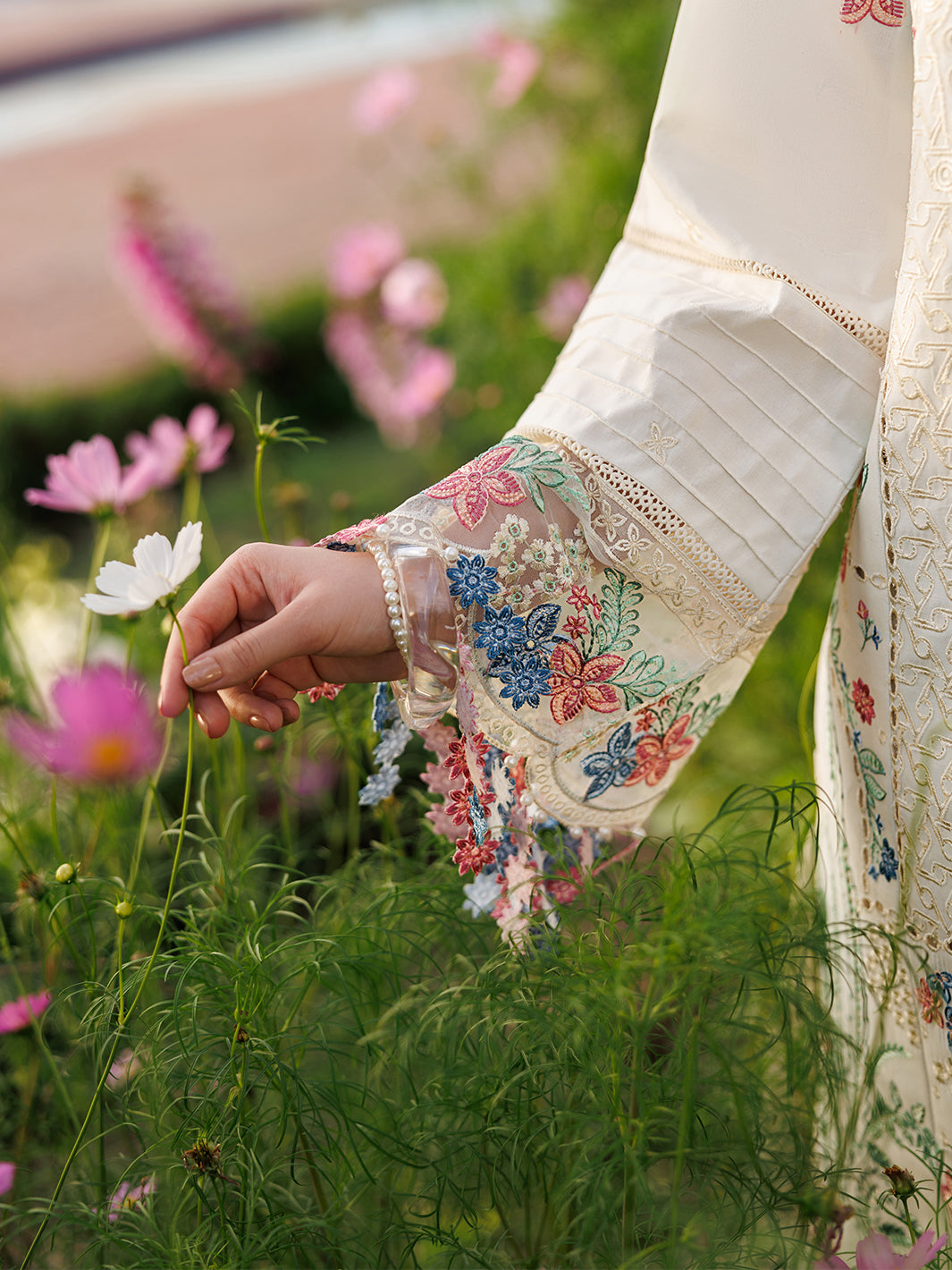 Mahnur | Morbagh Luxury Lawn 26 | M-03 - by Libayah - Registered Vendor of : Mahnur - 100% Original Designer Dress
