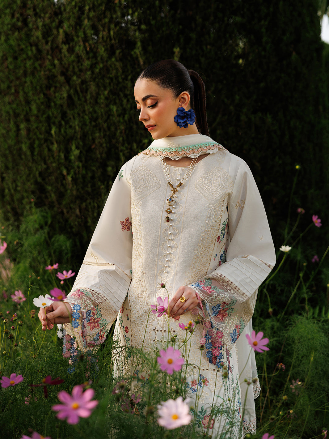 Mahnur | Morbagh Luxury Lawn 26 | M-03 - by Libayah - Registered Vendor of : Mahnur - 100% Original Designer Dress