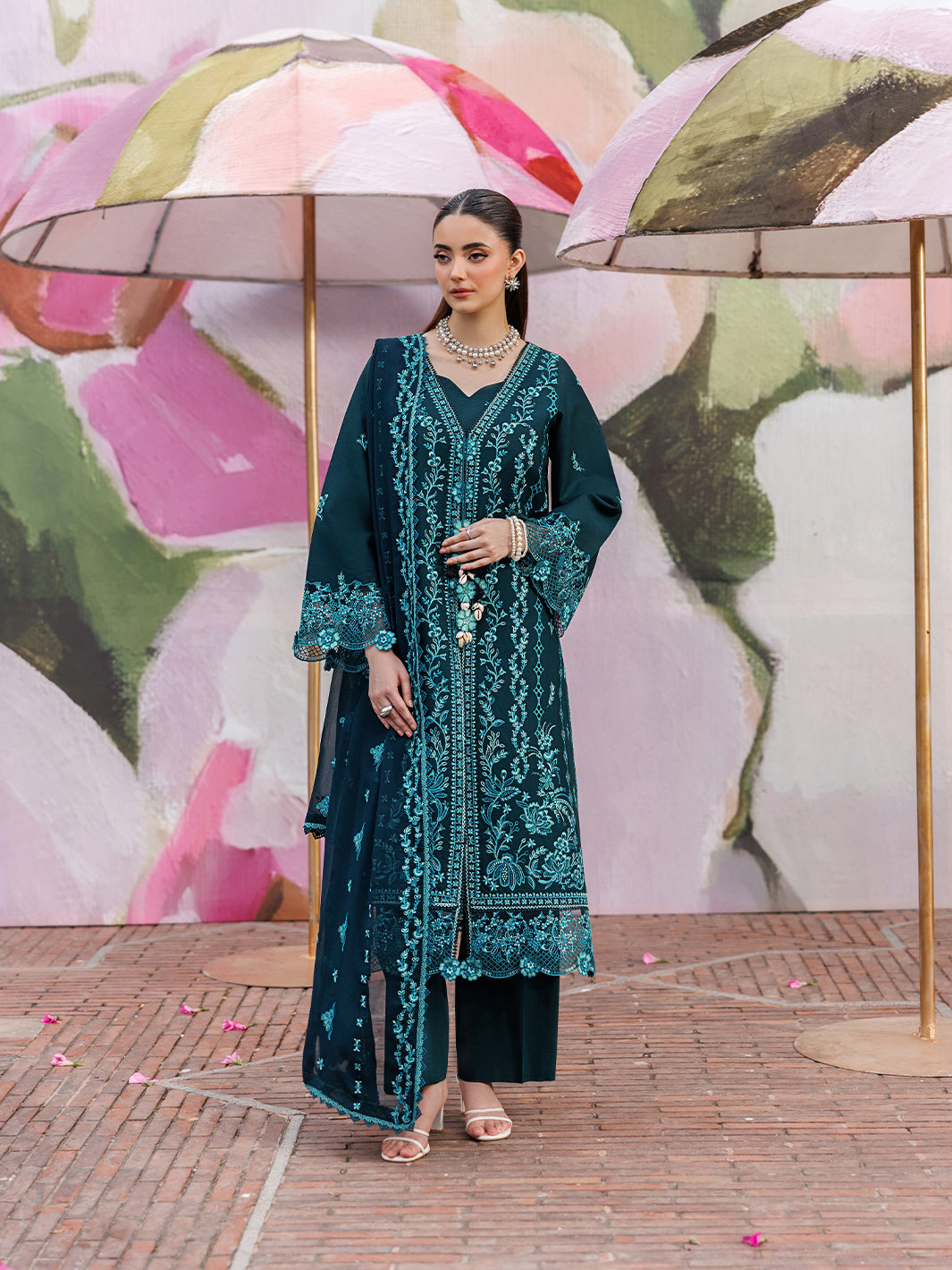 Mahnur | Morbagh Luxury Lawn 26 | M-04 - by Libayah - Registered Vendor of : Mahnur - 100% Original Designer Dress