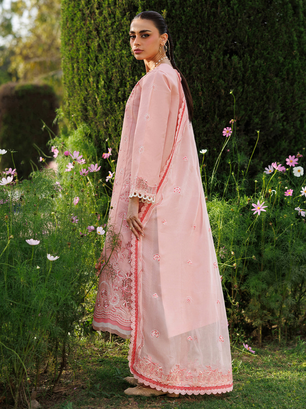Mahnur | Morbagh Luxury Lawn 26 | M-05 - by Libayah - Registered Vendor of : Mahnur - 100% Original Designer Dress