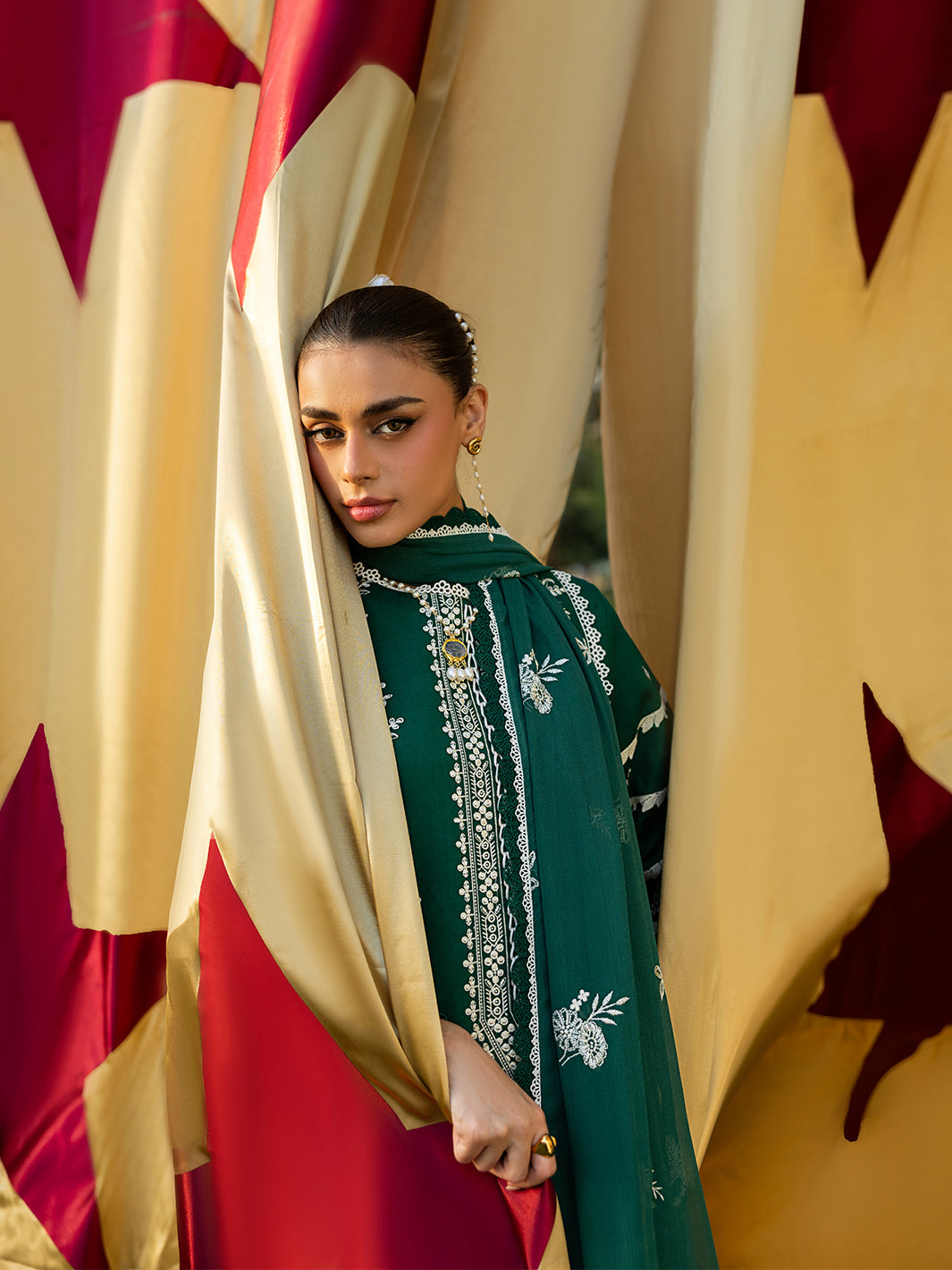 Mahnur | Morbagh Luxury Lawn 26 | M-09 - by Libayah - Registered Vendor of : Mahnur - 100% Original Designer Dress