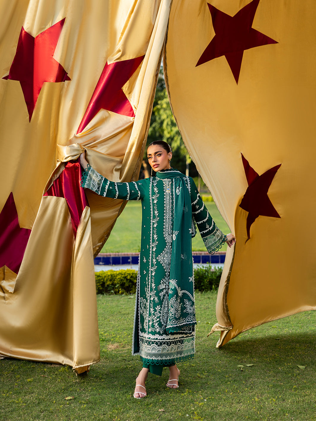 Mahnur | Morbagh Luxury Lawn 26 | M-09 - by Libayah - Registered Vendor of : Mahnur - 100% Original Designer Dress