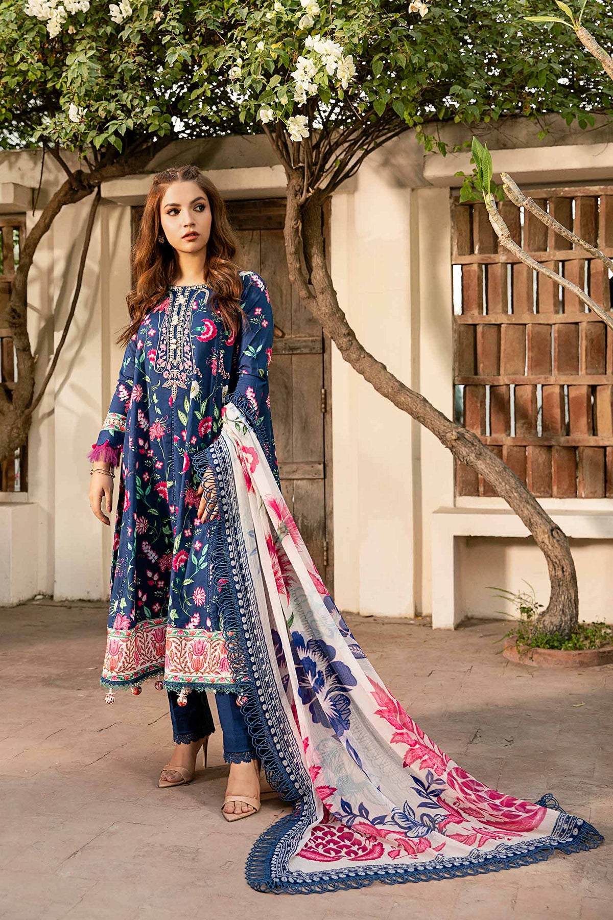 Maria B | Eid Basic Lawn | MB-CUS25-901B by Maria B - Designer Dress - Type: Ladies Clothes - Available at Libayah - 100% Original