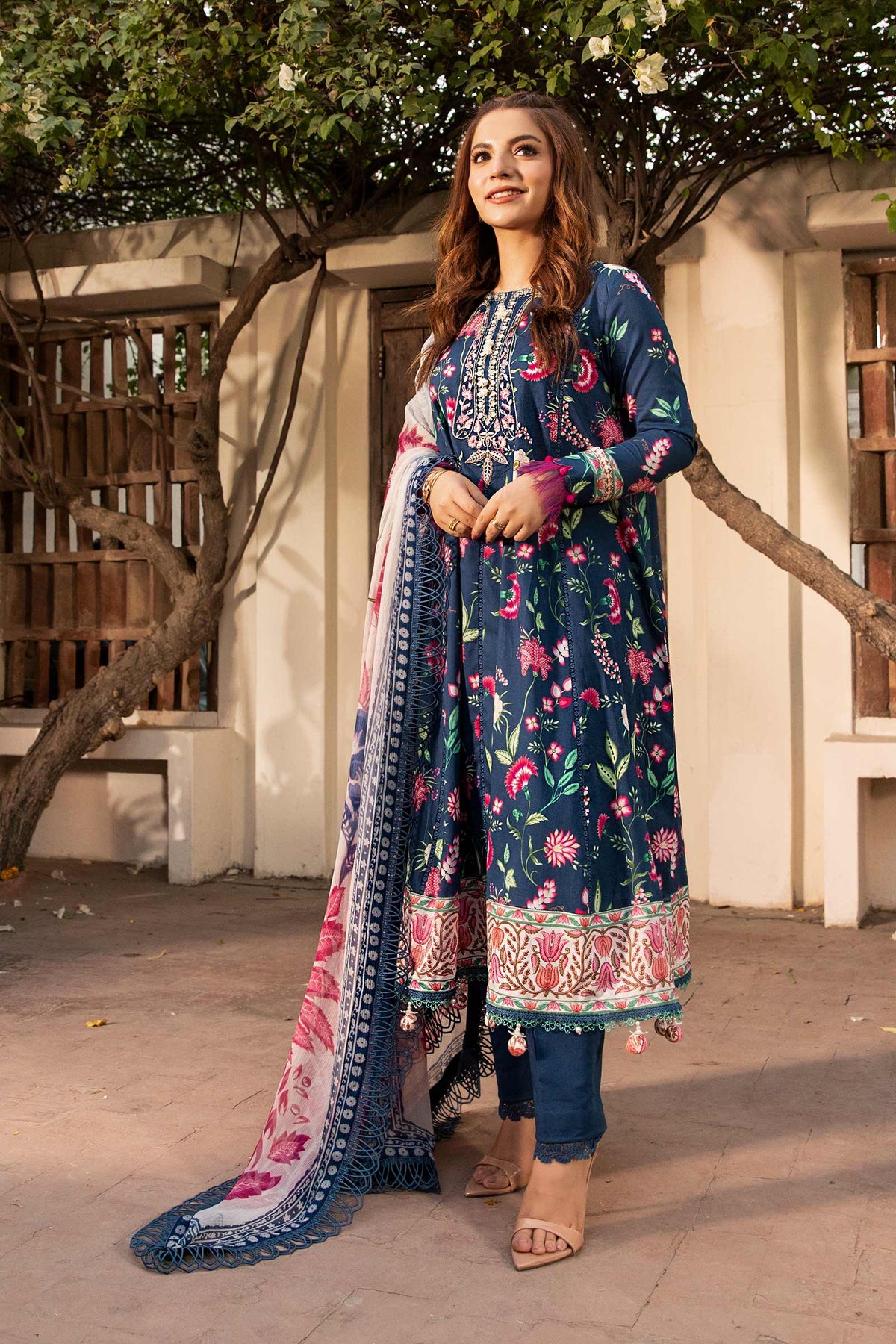 Maria B | Eid Basic Lawn | MB-CUS25-901B by Maria B - Designer Dress - Type: Ladies Clothes - Available at Libayah - 100% Original