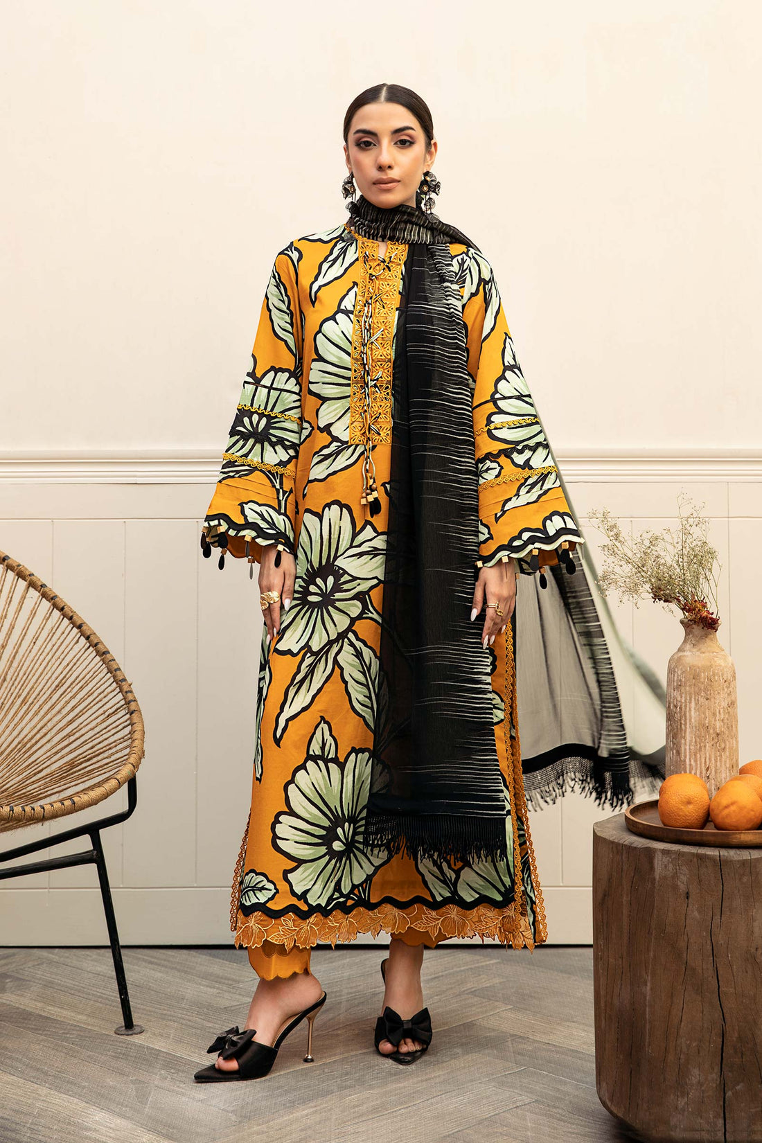 Maria B | Eid Basic Lawn | MB-CUS25-902A by Maria B - Designer Dress - Type: Ladies Clothes - Available at Libayah - 100% Original