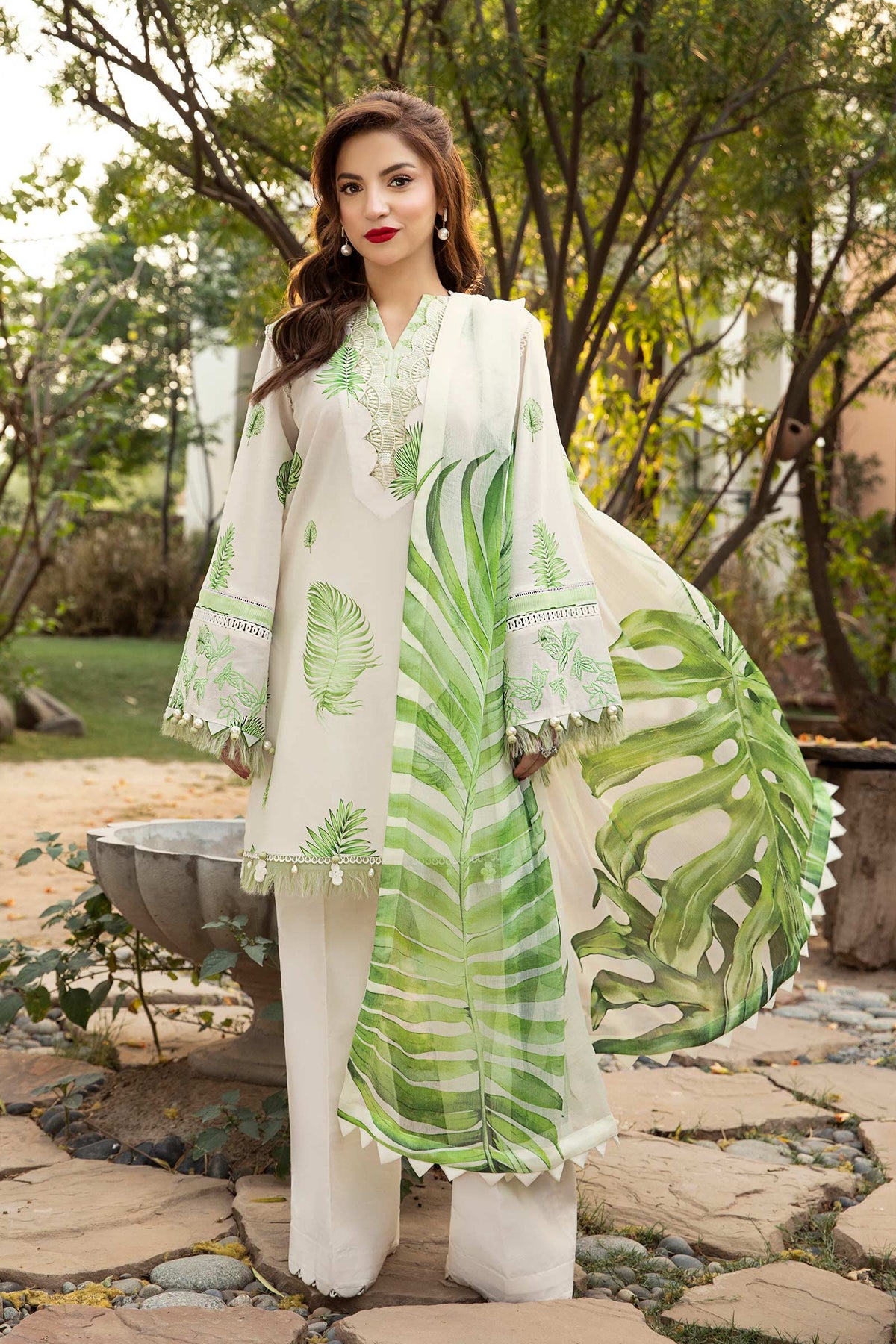 Maria B | Eid Basic Lawn | MB-CUS25-906B by Maria B - Designer Dress - Type: Ladies Clothes - Available at Libayah - 100% Original