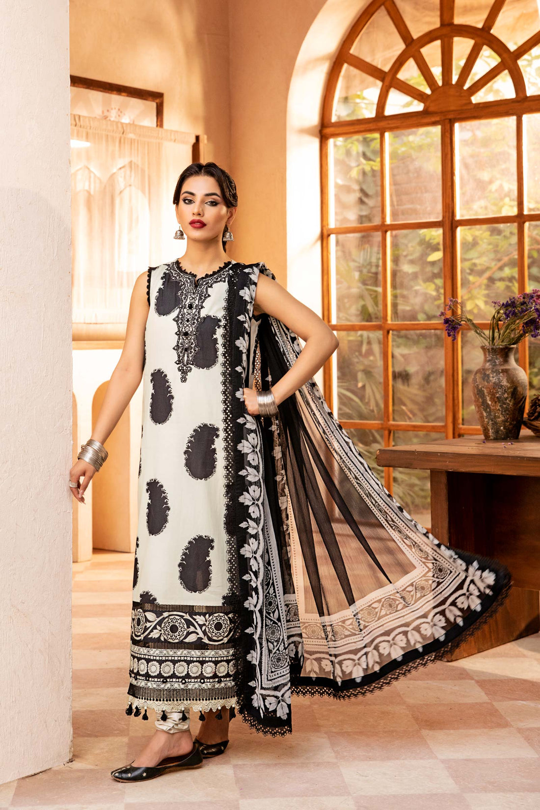 Maria B | Eid Basic Lawn | MB-CUS25-911B by Maria B - Designer Dress - Type: Ladies Clothes - Available at Libayah - 100% Original