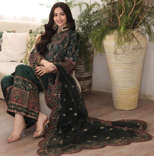 Mohagni | Ishq Aatish Formals | MGS-05 AMBER by Mohagni - Designer Dress - Type: Ladies Clothes - Available at Libayah - 100% Original