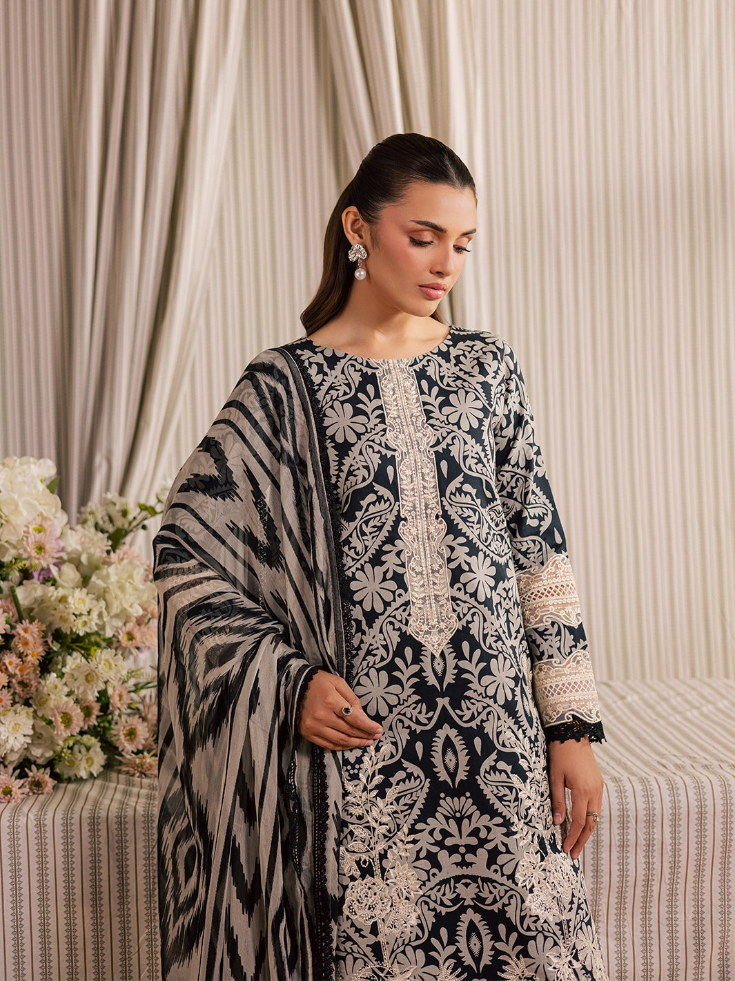 Mahnur | Jahaan Lawn 26 | MJ-09 by Mahnur - Designer Dress  - Type : Ladies Clothes - Available at Libayah - 100% Original 