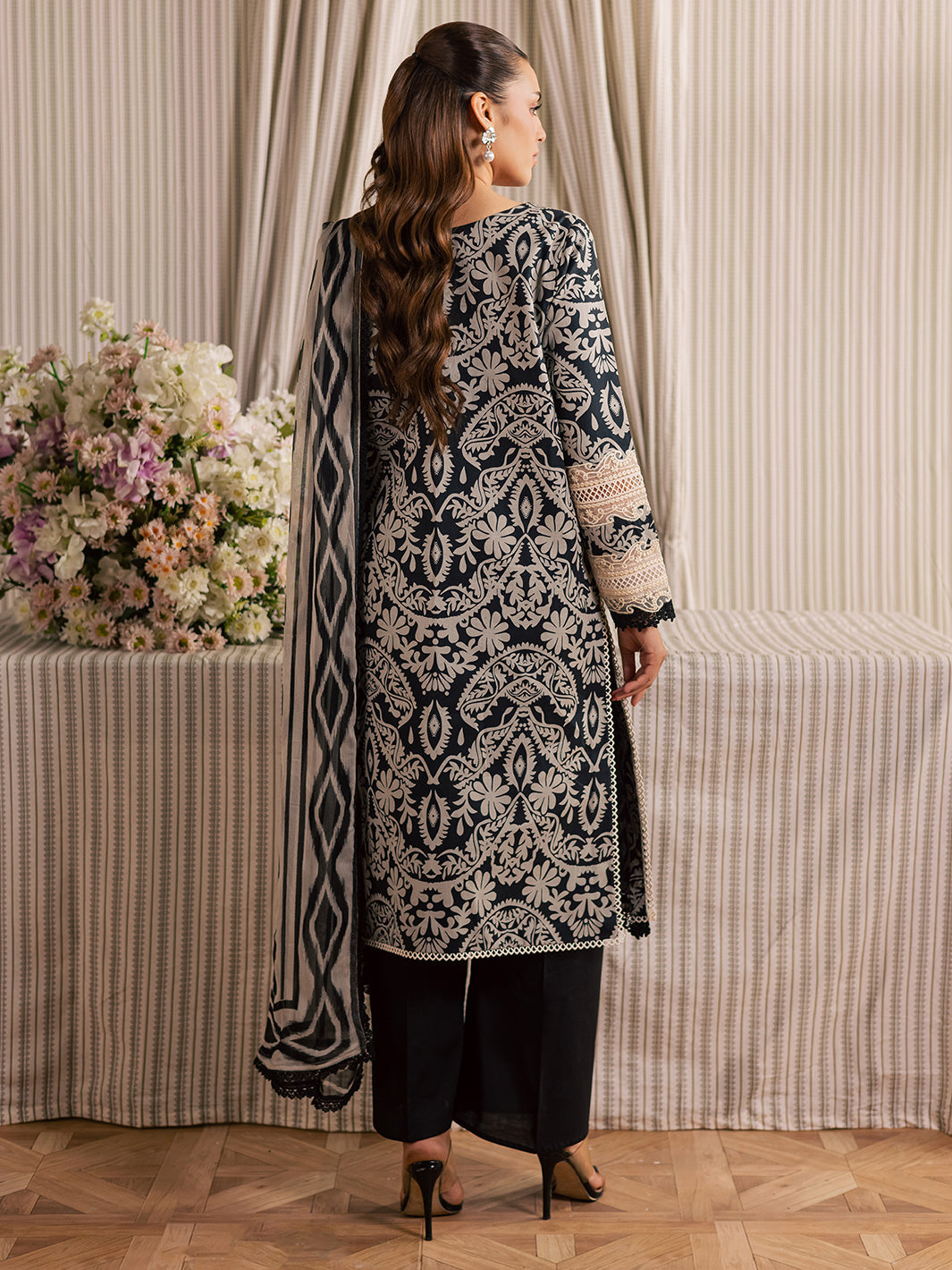Mahnur | Jahaan Lawn 26 | MJ-09 by Mahnur - Designer Dress  - Type : Ladies Clothes - Available at Libayah - 100% Original 