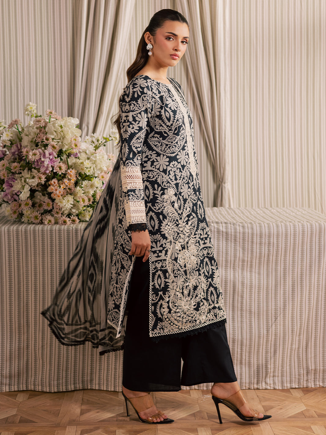 Mahnur | Jahaan Lawn 26 | MJ-09 by Mahnur - Designer Dress  - Type : Ladies Clothes - Available at Libayah - 100% Original 