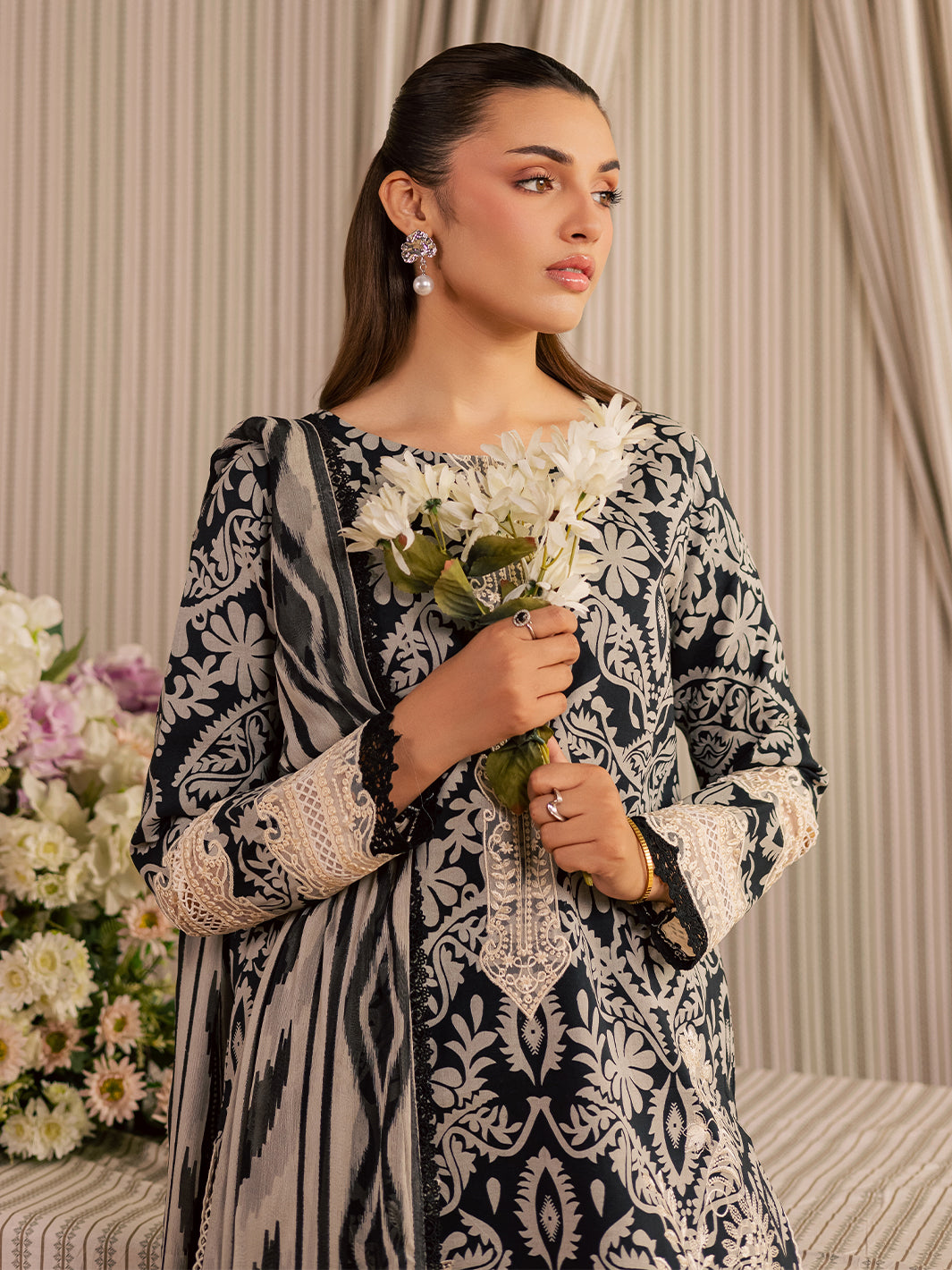 Mahnur | Jahaan Lawn 26 | MJ-09 by Mahnur - Designer Dress  - Type : Ladies Clothes - Available at Libayah - 100% Original 
