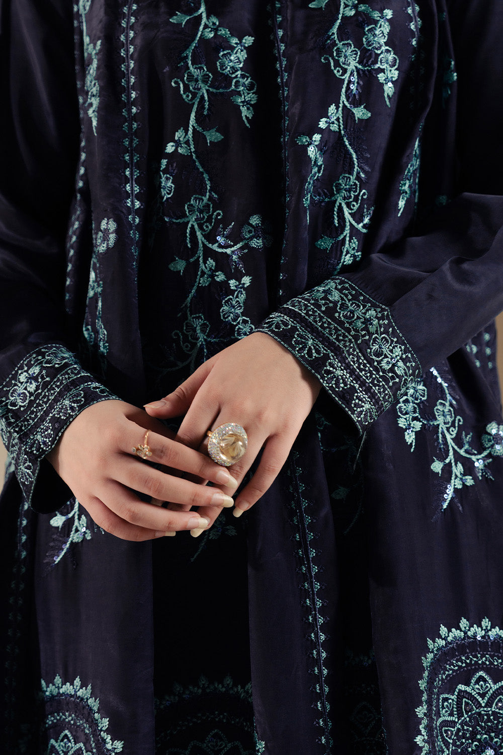 Maryum N Maria | Lyla Pret |VIE - MS50371