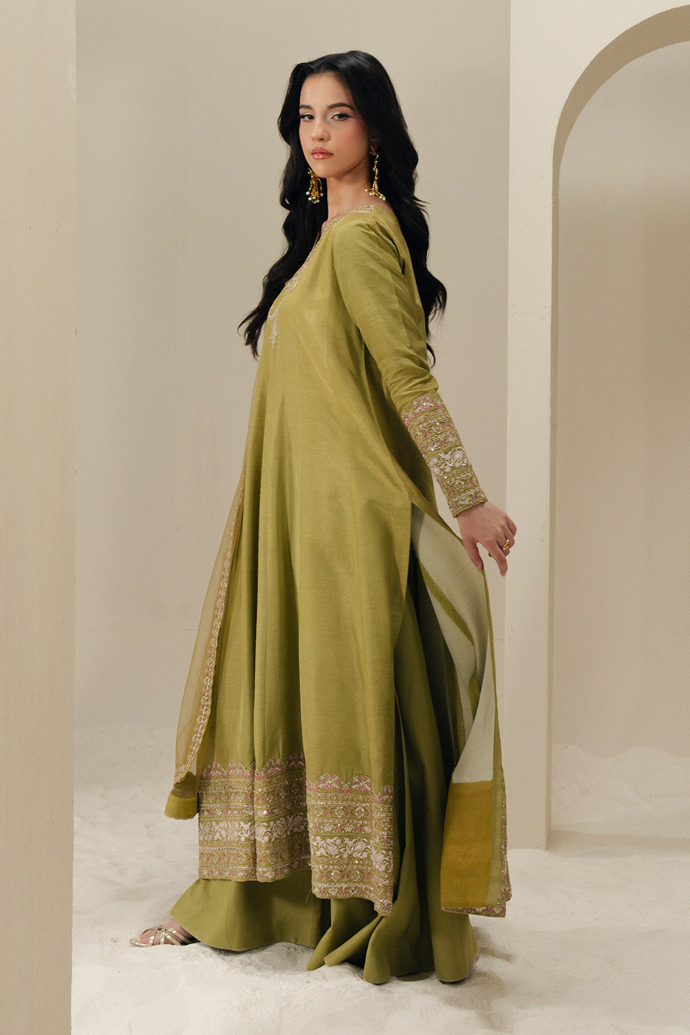 Maryum N Maria | Lyla Pret |VANYA - MS50378