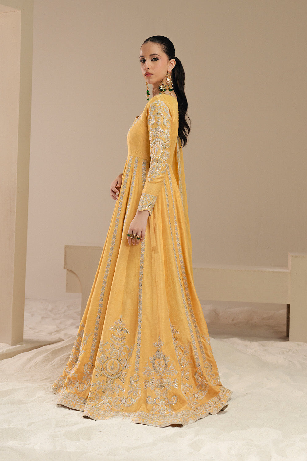 Maryum N Maria | Lyla Pret | VENI - MS50383