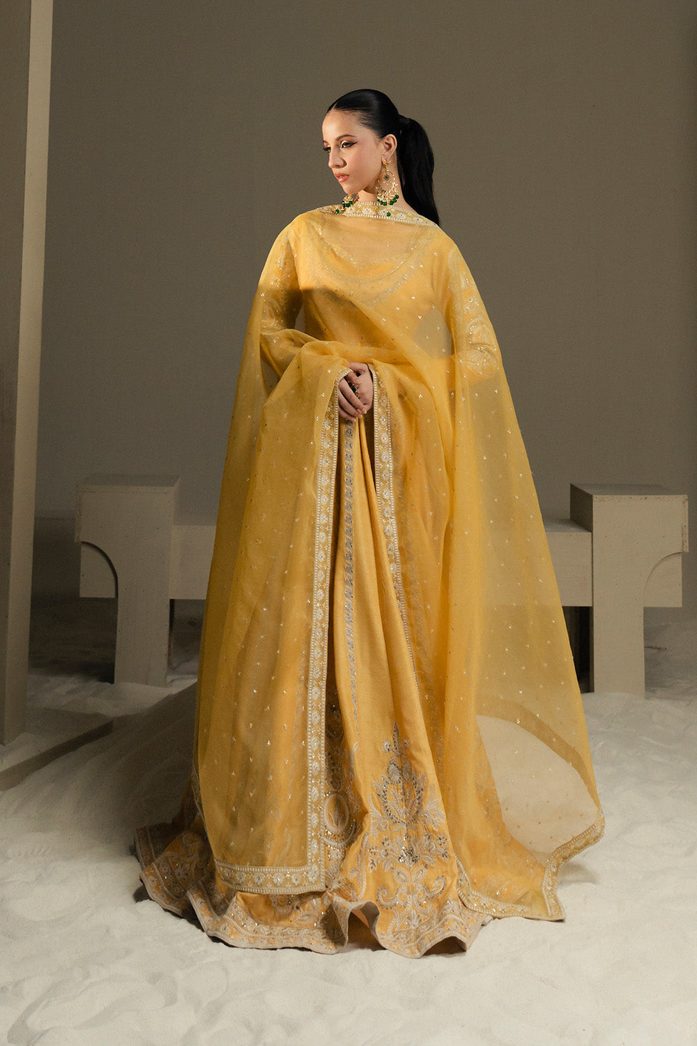 Maryum N Maria | Lyla Pret | VENI - MS50383