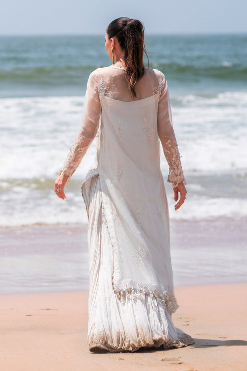 Emaan Adeel | Kamari Reveuse Wedding Formals | NOVA by Emaan Adeel - Designer Dress - Type: Ladies Clothes - Available at Libayah - 100% Original