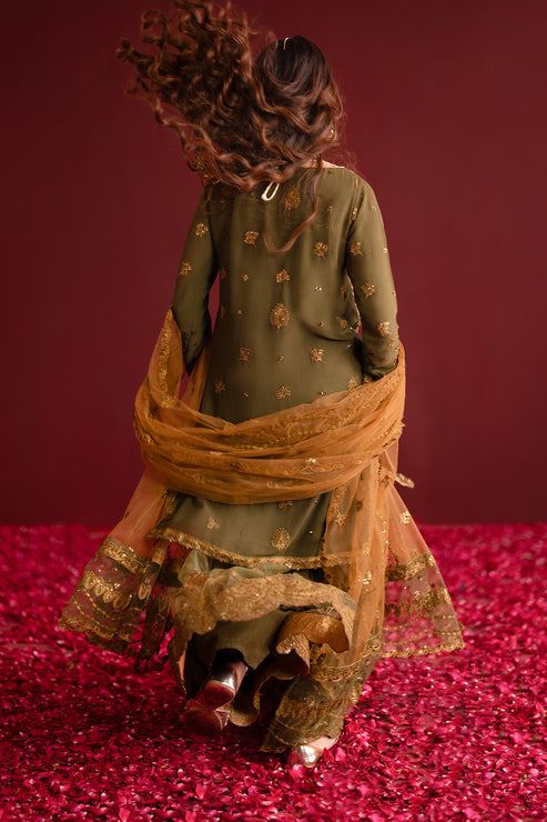 Emaan Adeel | Nooresha Formals 25 | Sunoora by Emaan Adeel - Designer Dress - Type: Ladies Clothes - Available at Libayah - 100% Original