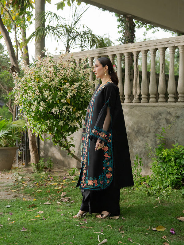 Mahnur | Amaya Lawn 26 | MU-06 by Mahnur - Designer Dress  - Type : Ladies Clothes - Available at Libayah - 100% Original 