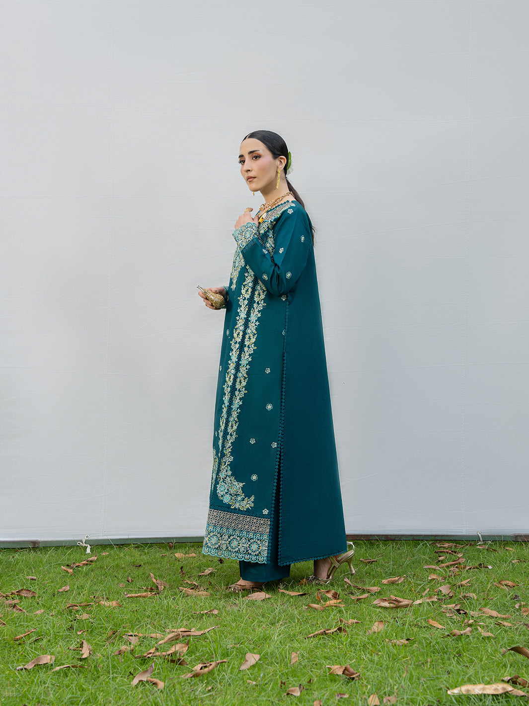 Mahnur | Amaya Lawn 26 | MU-08 by Mahnur - Designer Dress  - Type : Ladies Clothes - Available at Libayah - 100% Original 