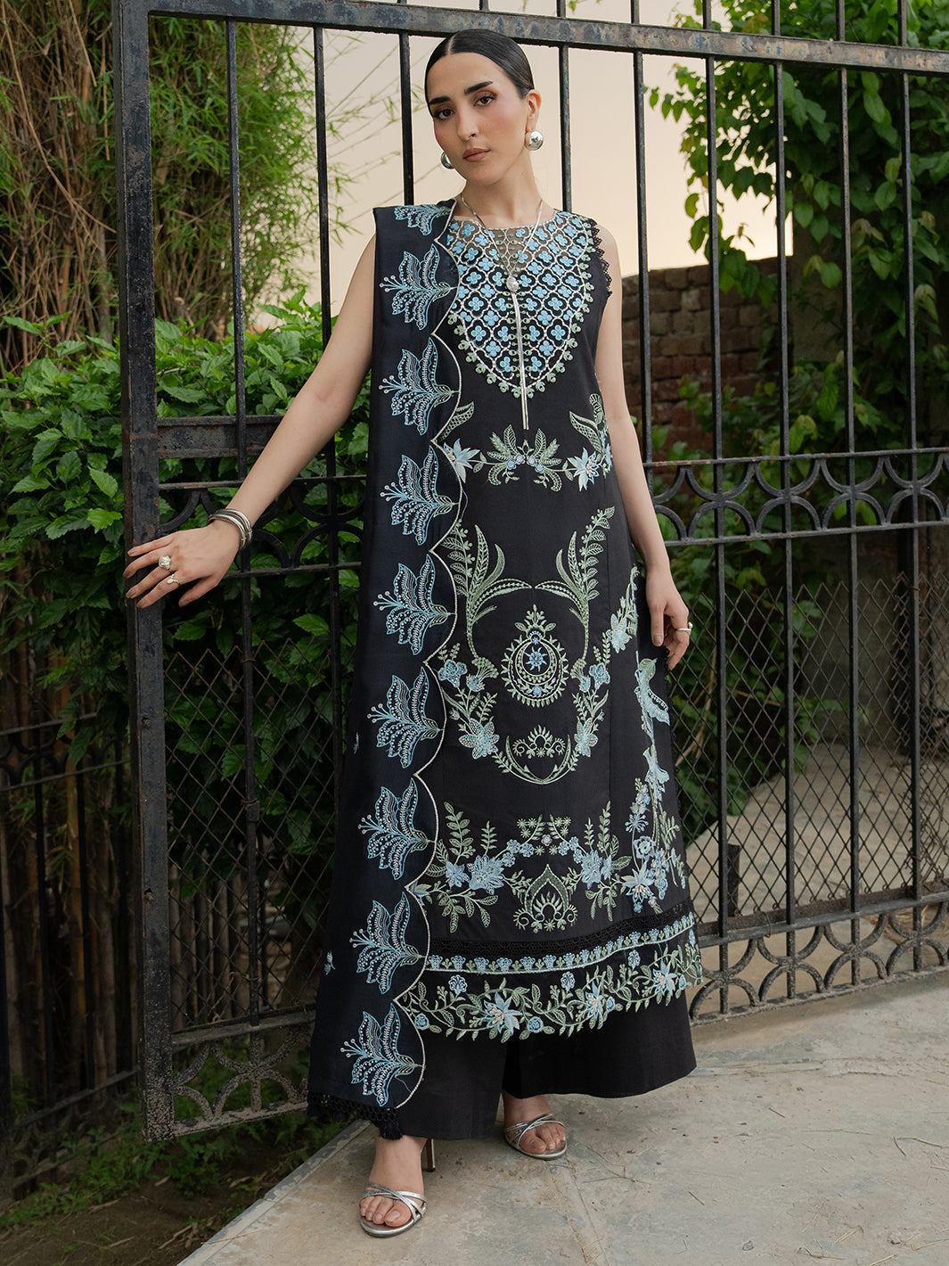 Mahnur | Amaya Lawn 26 | MU-11 by Mahnur - Designer Dress  - Type : Ladies Clothes - Available at Libayah - 100% Original 