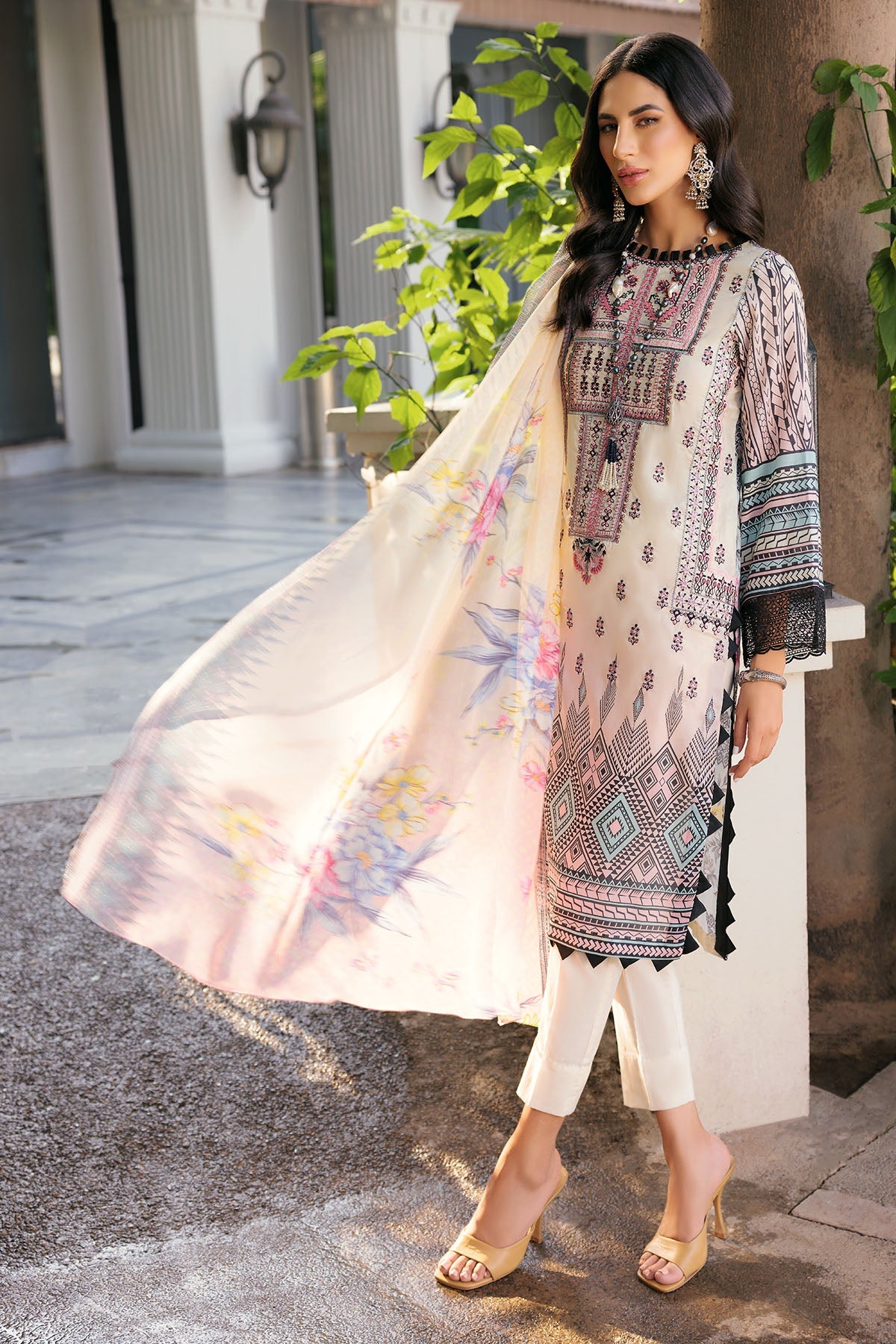 Motifz | Amal Luxury Lawn | 3293 by Motifz - Designer Dress - Type: Ladies Clothes - Available at Libayah - 100% Original