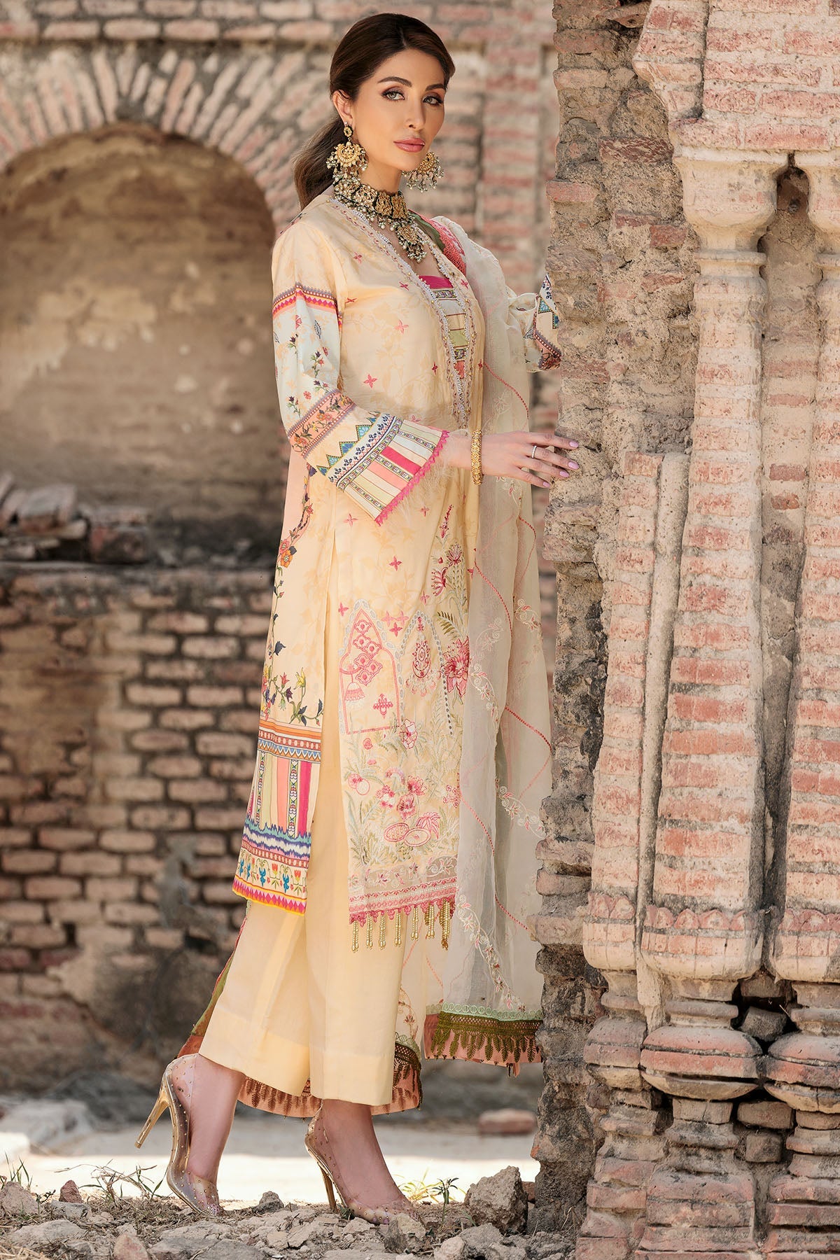 Motifz | Amal Luxury Lawn | 3301 by Motifz - Designer Dress - Type: Ladies Clothes - Available at Libayah - 100% Original