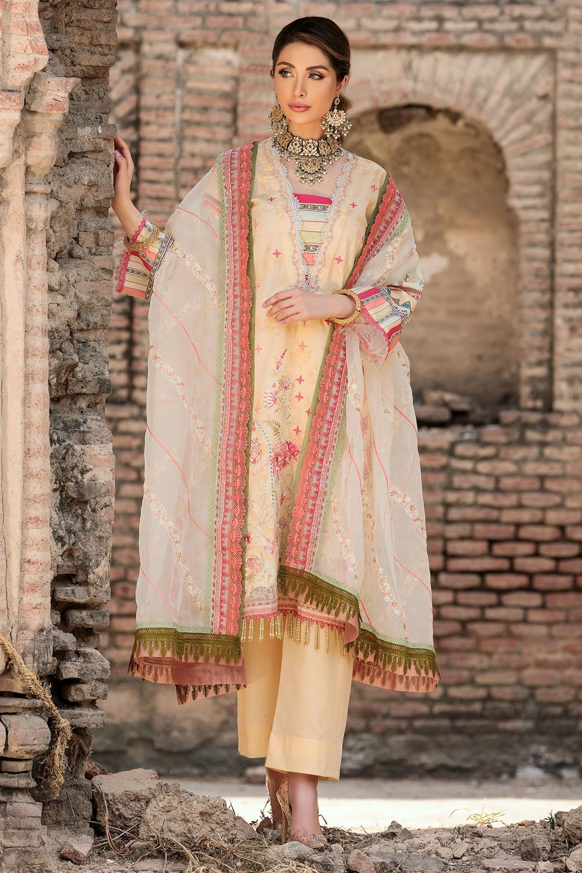 Motifz | Amal Luxury Lawn | 3301 by Motifz - Designer Dress - Type: Ladies Clothes - Available at Libayah - 100% Original