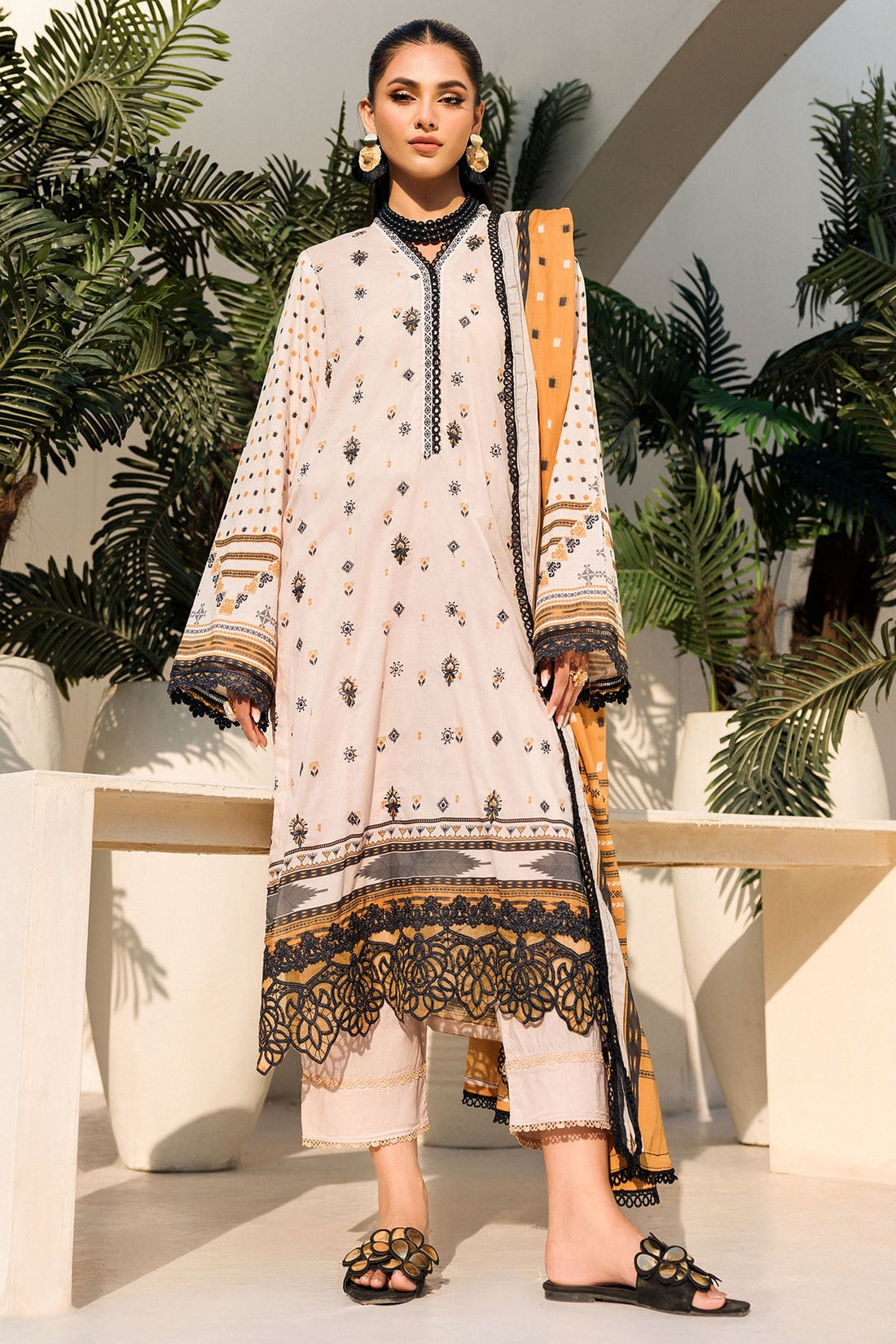 Motifz | Umang Lawn | 4632-PURVAI by Motifz - Designer Dress - Type: Ladies Clothes - Available at Libayah - 100% Original